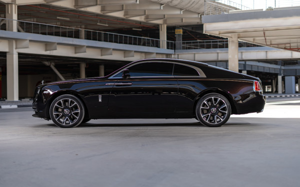 أسود Rolls Royce Wraith, 2019 للإيجار في دبي 4