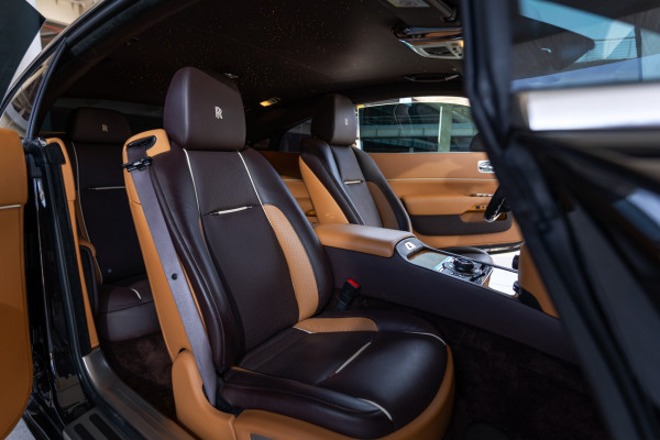 أسود Rolls Royce Wraith, 2019 للإيجار في دبي 6