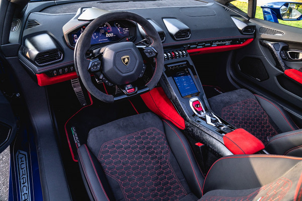 أزرق غامق Lamborghini Huracan Evo Spyder, 2020 للإيجار في دبي 2