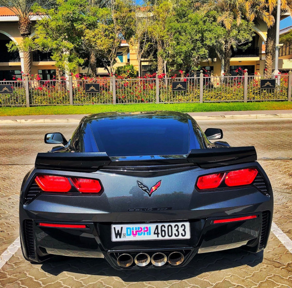 Gris Foncé Corvette Grandsport, 2019 à louer à Dubaï 4