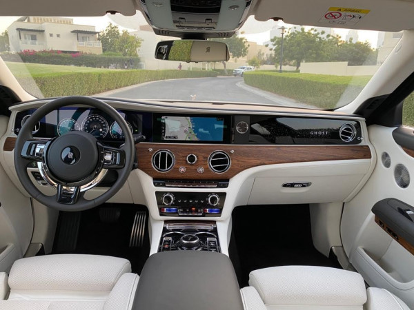 Аренда Коричневый Rolls Royce Ghost, 2021 в Дубае 1