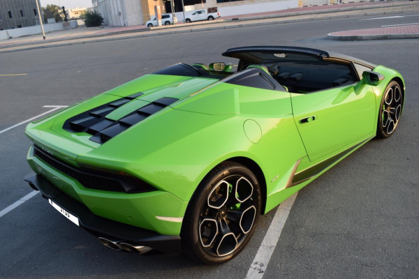 أخضر Lamborghini Huracan Spider, 2018 للإيجار في دبي 0