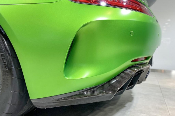 绿色 Mercedes GTR, 2018 迪拜汽车租凭 4