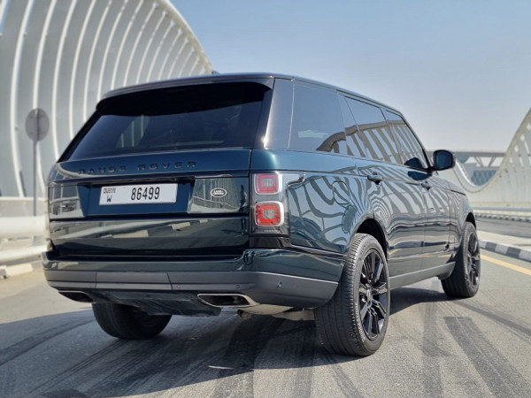 أخضر Range Rover Vogue L, 2020 للإيجار في دبي 0