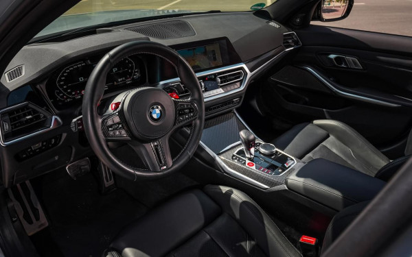 اللون الرمادي BMW M3 Competition, 2022 للإيجار في دبي 4
