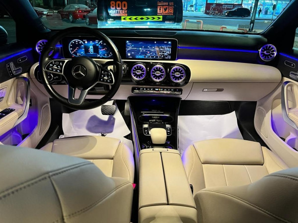 اللون الرمادي Mercedes A 220, 2019 للإيجار في دبي 1