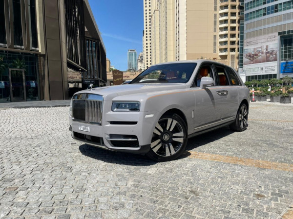 Grey Rolls Royce Cullinan, 2021 for rent in Dubai 0