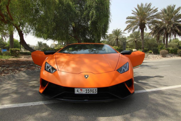 البرتقالي Lamborghini Huracan Performante, 2018 للإيجار في دبي 0