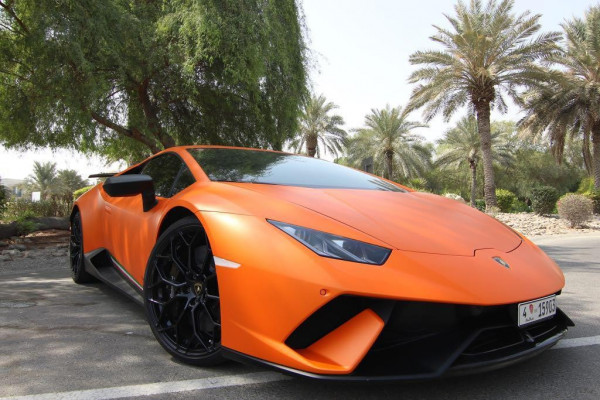 البرتقالي Lamborghini Huracan Performante, 2018 للإيجار في دبي 1