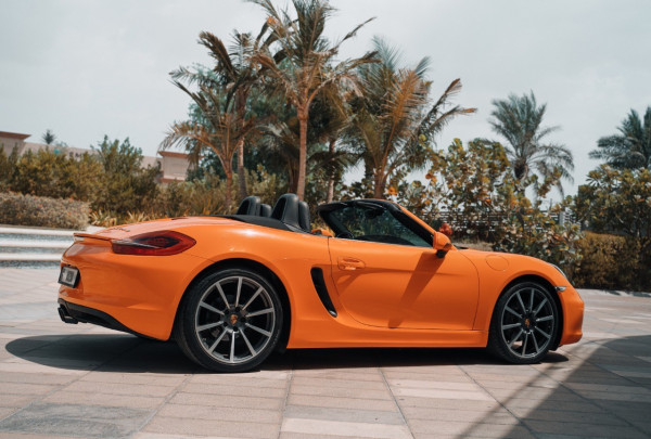 Аренда Оранжевый Porsche Boxster, 2016 в Дубае 0