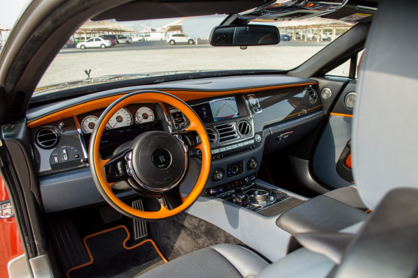 البرتقالي Rolls Royce Wraith- Black Badge, 2019 للإيجار في دبي 4