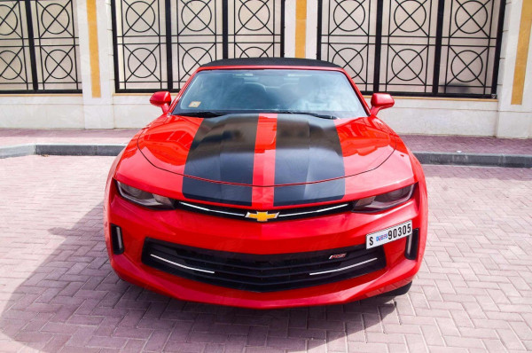 أحمر Chevrolet Camaro, 2018 للإيجار في دبي 2