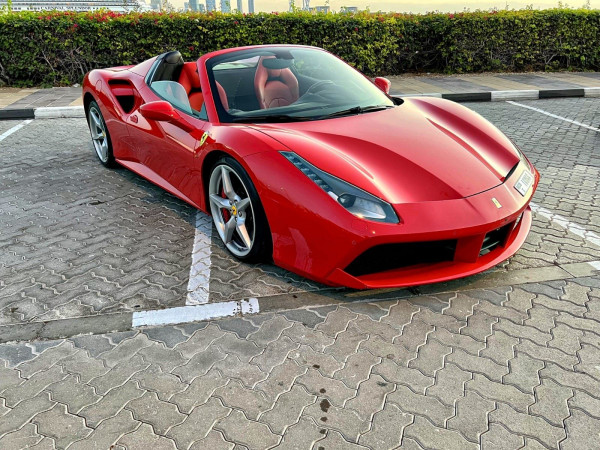 Rouge Ferrari 488 Spyder, 2017 à louer à Dubaï 0