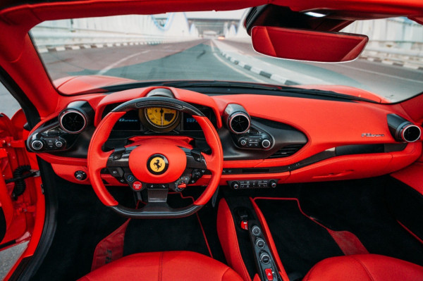 Аренда Красный Ferrari F8 Tributo Spyder, 2020 в Дубае 5
