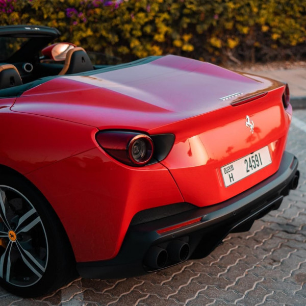 أحمر Ferrari Portofino Rosso, 2019 للإيجار في دبي 2