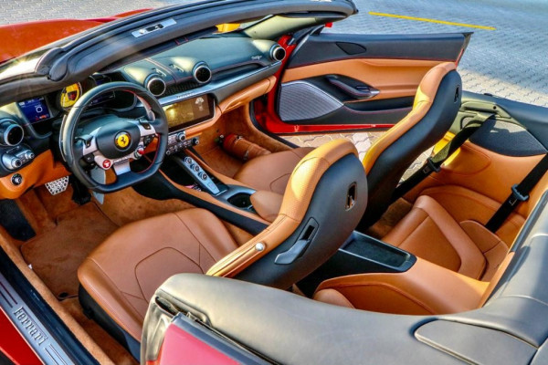 أحمر Ferrari Portofino Rosso, 2020 للإيجار في دبي 3