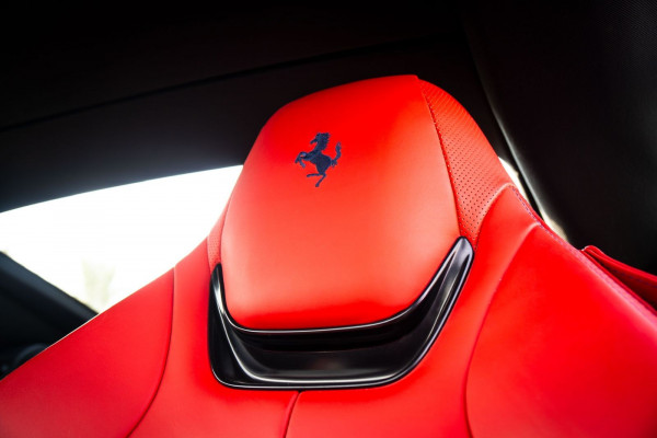 أحمر Ferrari Portofino Rosso, 2020 للإيجار في دبي 5