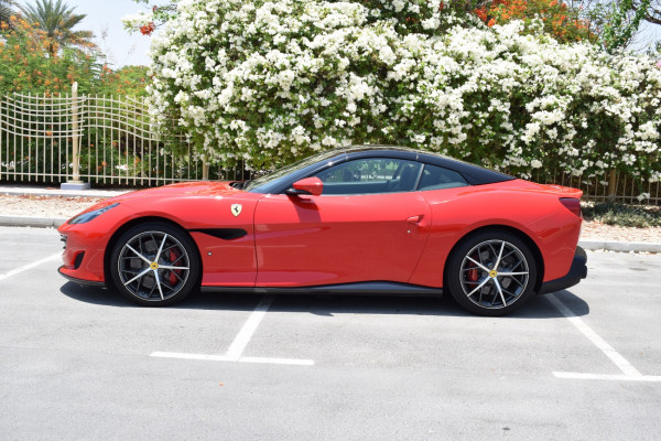 红色 Ferrari Portofino, 2020 迪拜汽车租凭 0