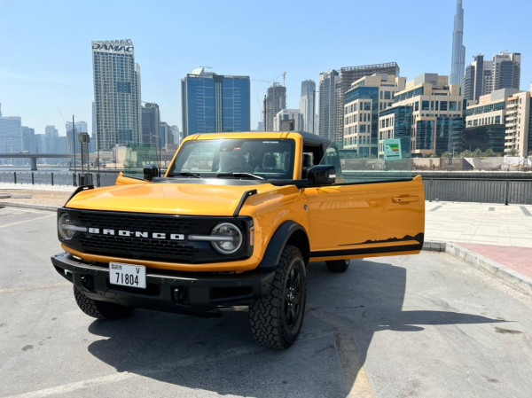 الأصفر Ford Bronco Wildtrak 2021, 2021 للإيجار في دبي 4