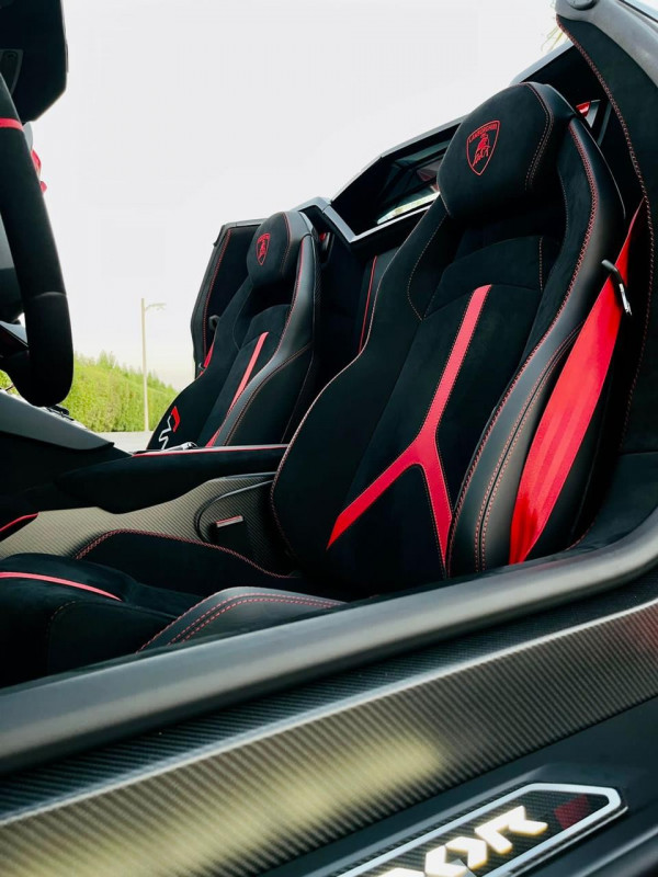 أحمر Lamborghini Aventador Spyder, 2021 للإيجار في دبي 0