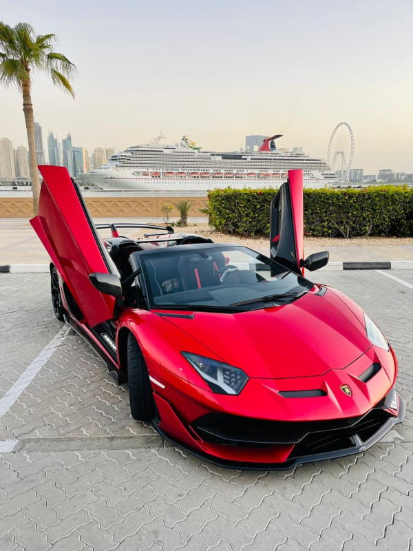 Rouge Lamborghini Aventador Spyder, 2021 à louer à Dubaï 4