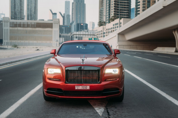 أحمر Rolls Royce Dawn Black Badge, 2019 للإيجار في دبي 0