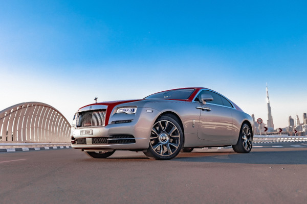 Silber Rolls Royce Wraith, 2020 für Miete in Dubai 1