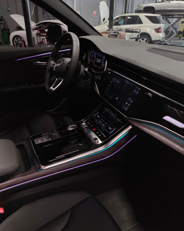 فضة Audi Q8, 2019 للإيجار في دبي 2