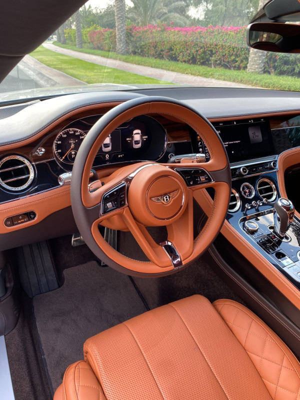 فضة Bentley Continental GT, 2019 للإيجار في دبي 2