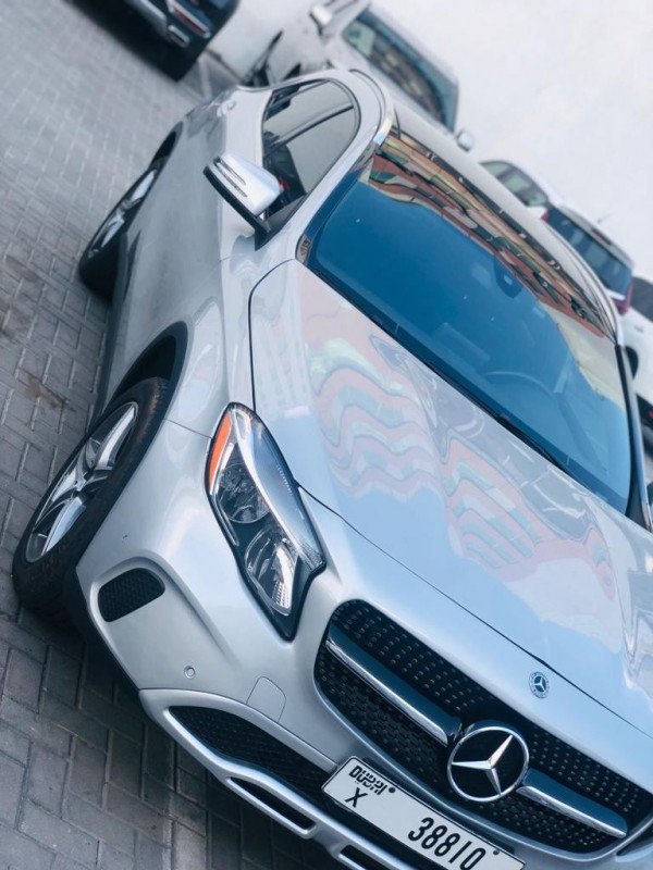 فضة Mercedes GLA, 2020 للإيجار في دبي 3