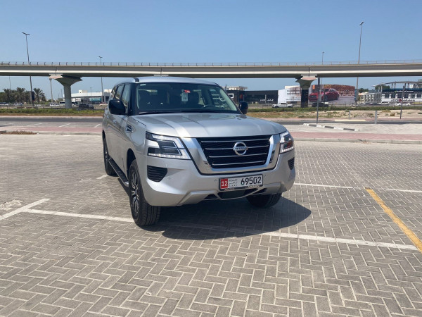 银 Nissan Patrol, 2021 迪拜汽车租凭 2