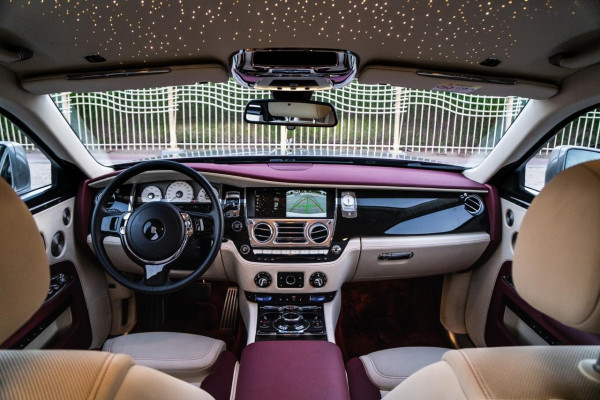 فضة Rolls Royce Ghost, 2019 للإيجار في دبي 2