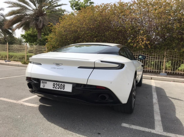 白色 Aston Martin DB11, 2018 迪拜汽车租凭 8