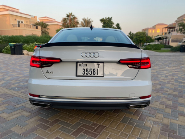 白色 Audi A4 RS4 Bodykit, 2019 迪拜汽车租凭 4