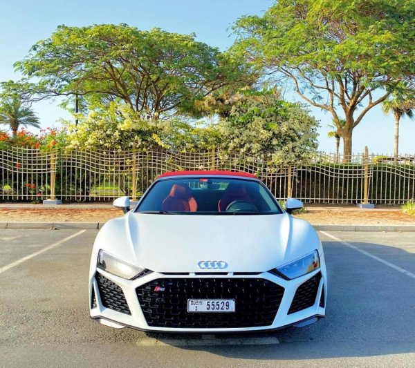 White Audi R8 Spyder V10, 2021 for rent in Dubai 2
