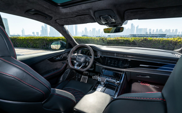 أبيض Audi RS Q8, 2021 للإيجار في دبي 4
