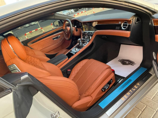 أبيض Bentley GT, 2019 للإيجار في دبي 3