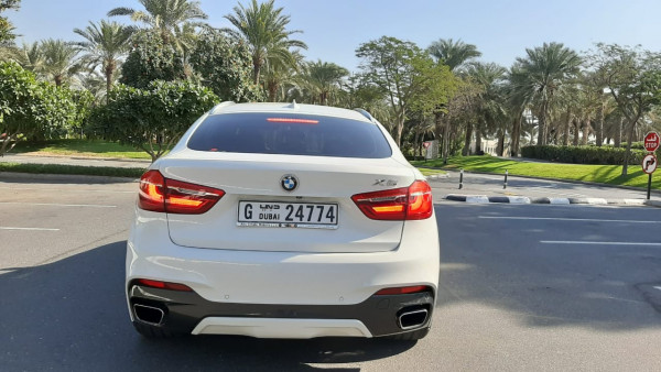 أبيض BMW X6 M power Kit V8, 2019 للإيجار في دبي 3