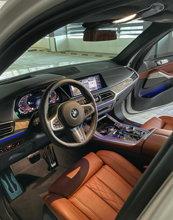 White BMW X7, 2021 for rent in Dubai 3