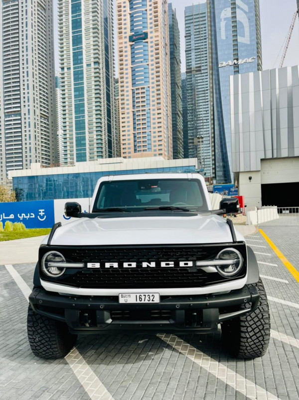 Аренда Белый Ford Bronco, 2021 в Дубае 1