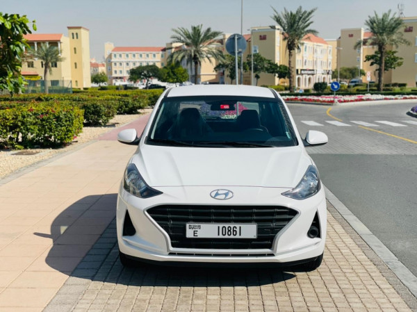 أبيض Hyundai i10, 2022 للإيجار في دبي 0