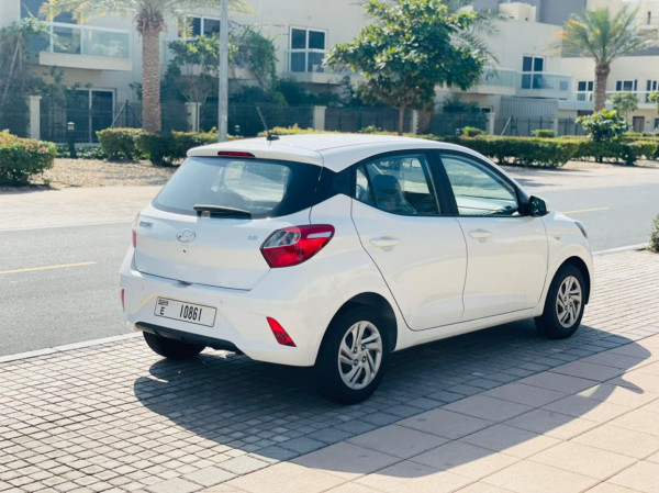 أبيض Hyundai i10, 2022 للإيجار في دبي 2