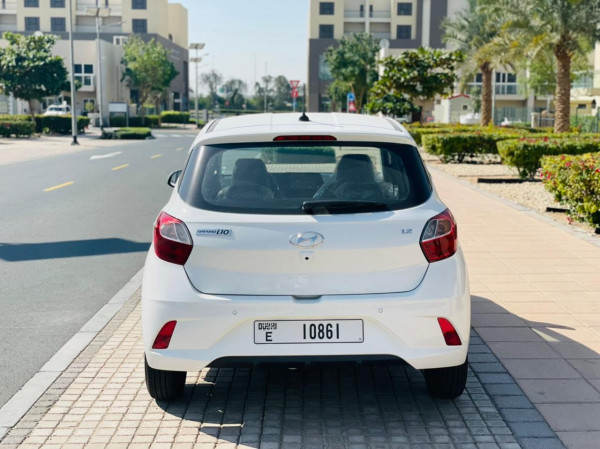 أبيض Hyundai i10, 2022 للإيجار في دبي 6