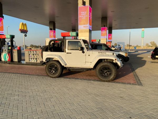 أبيض Jeep Wrangler, 2018 للإيجار في دبي 2