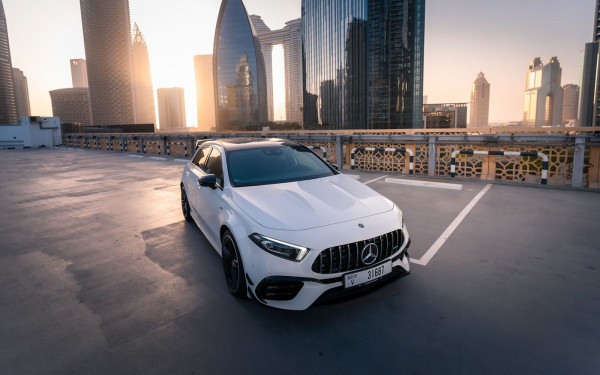 أبيض Mercedes A45 AMG, 2021 للإيجار في دبي 3