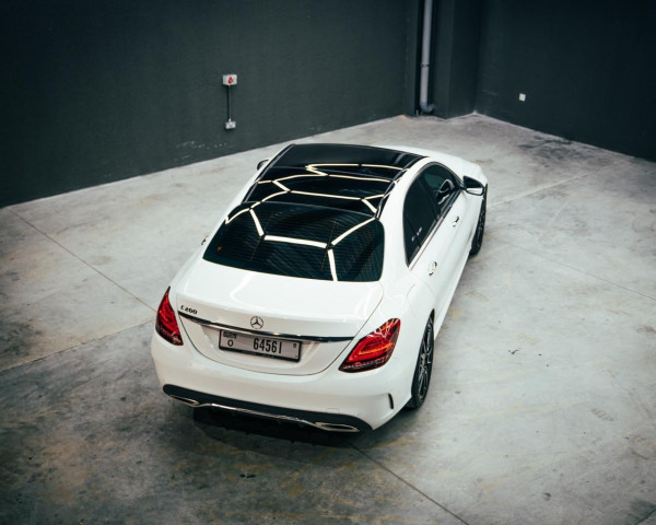 أبيض Mercedes C200, 2020 للإيجار في دبي 1