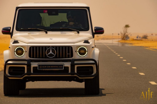 أبيض Mercedes G class Edition One, 2020 للإيجار في دبي 0