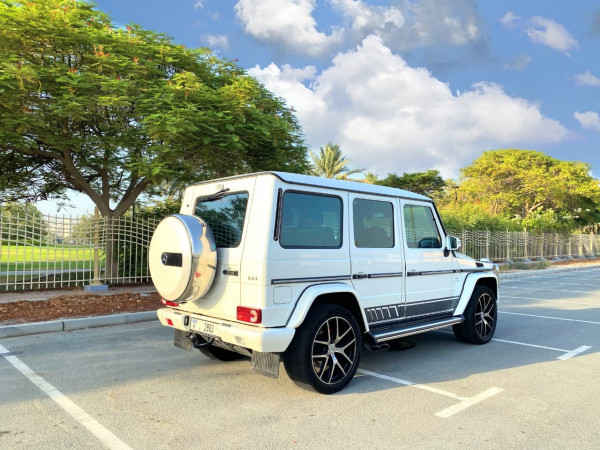 白色 Mercedes G63, 2017 迪拜汽车租凭 1