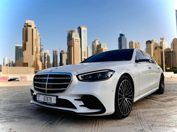 白色 Mercedes S500 New Shape, 2021 迪拜汽车租凭 3