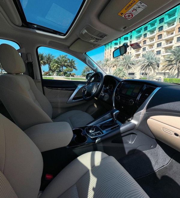 Аренда Белый Mitsubishi Montero, 2020 в Дубае 1